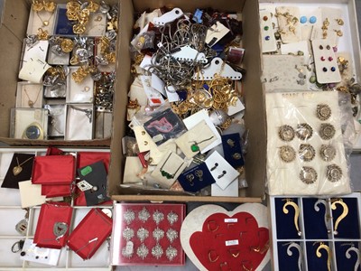 Lot 1022 - Large quantity of vintage costume jewellery including necklaces, rings, packets of earrings and pendants etc, mostly new old stock