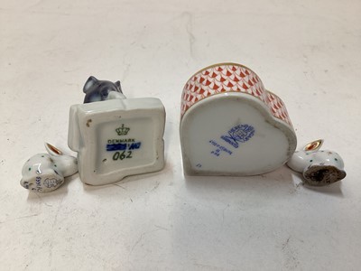 Lot 1118 - Group of Herend porcelain animal ornaments, Copenhagen mouse and a Daum green glass paperweight of two ducklings