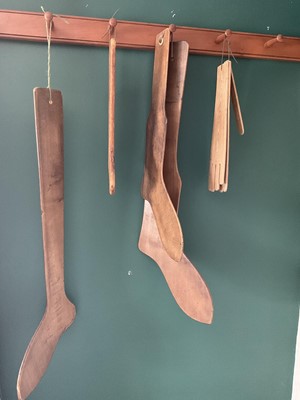 Lot 1223 - Antique glove and stocking stretchers