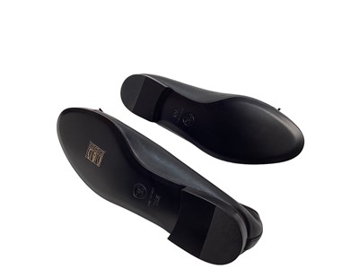 Lot 2079 - Chanel black leather shoes with bow detail and CC logo on patent toe cap with dust bag. Size 36 1/2.  Unworn.