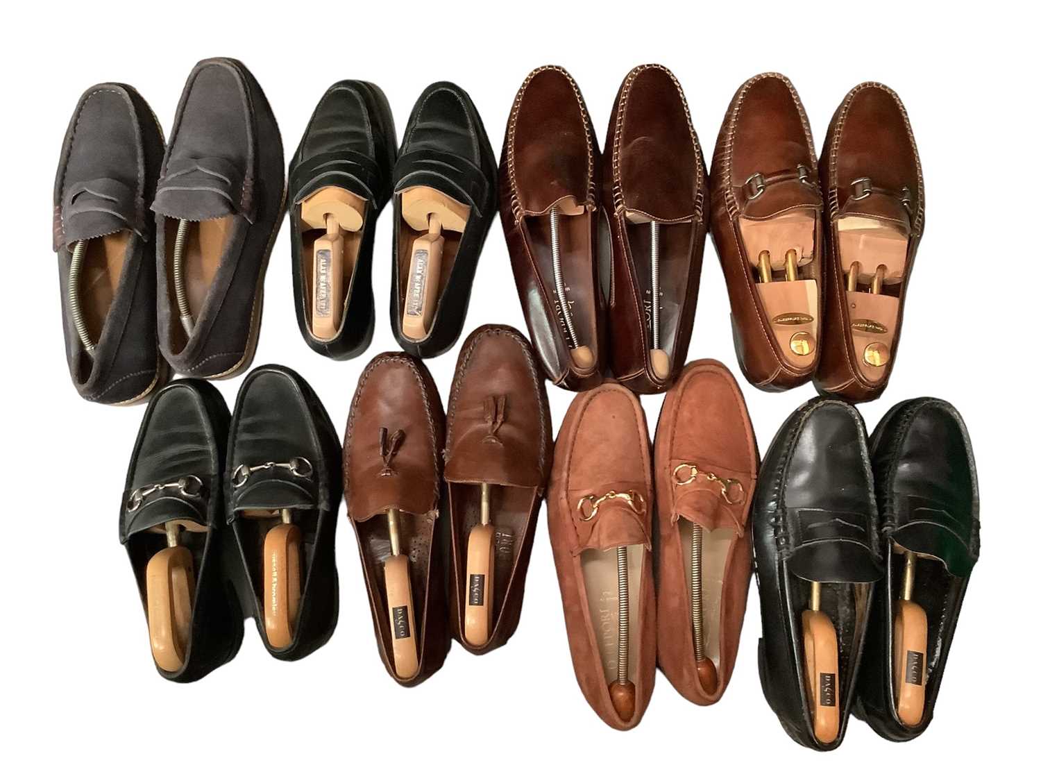 Lot 2133 - Two boxes of gent's shoes
