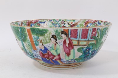 Lot 22 - 19th century Chinese famille rose bowl