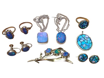 Lot 30 - Group of gold and opal jewellery