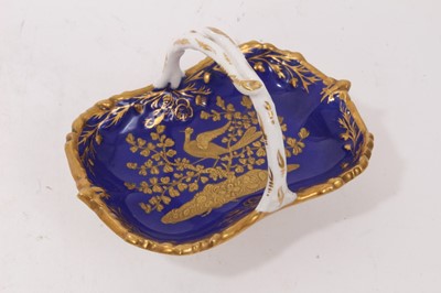 Lot 191 - A Spode small rectangular basket, decorated in raised paste gilding, circa 1820