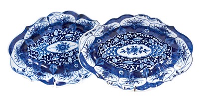 Lot 73 - A pair of Worcester Kangxi Lotus pattern dishes, circa 1770