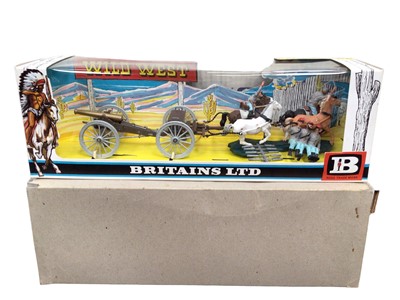 Lot 48 - Britains Wild West Gun Team & Limber Confederate No.7434, Confederate ACW Gun Team with Gun No.4435 & Federal ACW Gun Team with Gun No.4465, all boxed (3)