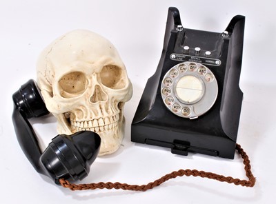 Lot 8 - Vintage 1940s bakelite telephone, purported to receive messages from the dead