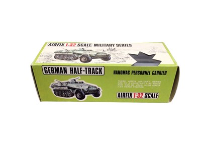 Lot 80 - Airfix 1:32 scale Military Series Vehicles including Cromwell MK IV Tank (x4), ABB01 S.P.Gun (x4) & Alvis Stalwart (x4), Bedford RL Truck (x4), German Half-Track & 105mm Gun (18 total)