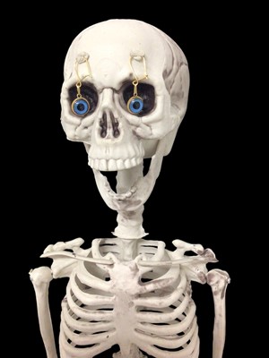 Lot 7 - Pair of spooky glass eye ball earrings in gilt metal mounts, perfect for seeing the dead