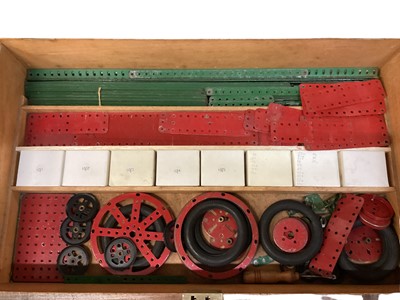 Lot 1952 - Meccano No10 set in original wooden box with reproduction instruction booklet.