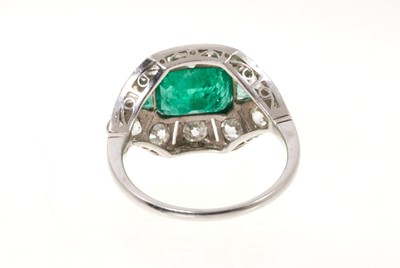 Lot 761 - Art Deco emerald and diamond ring