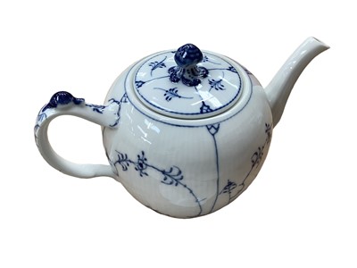 Lot 350 - Royal Copenhagen onion pattern teawares
