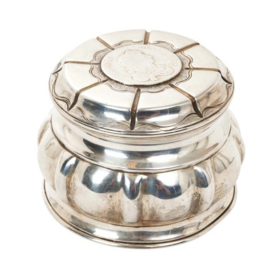 Lot 9 - Late Victorian silver inkwell, from H.E. Lord Curzon, Viceroy of India, 25th November 1900' by Carrington & Co. 130 Regent Street, London. Hallmarked London 1899.