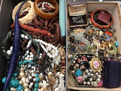 Lot 1084 - Group of vintage costume jewellery including bead necklaces, bangles, brooches, earrings etc