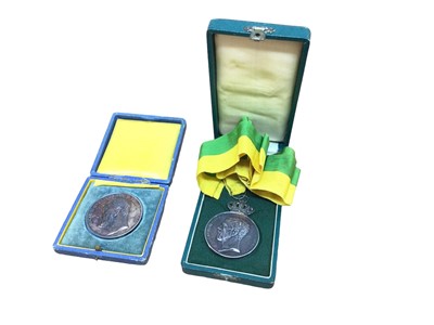 Lot 68 - Swedish Gustav V medal of merit named to Olof Andersson together with another Swedish medal (2)