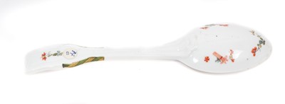 Lot 207 - A rare Meissen table spoon