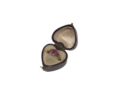 Lot 11 - Victorian 12ct gold amethyst and ruby three stone ring (Birmingham 1861)