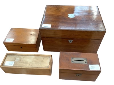 Lot 2602 - Rosewood Victorian travel box, boxed chess set, bone and ebony boxed dominos, small money box