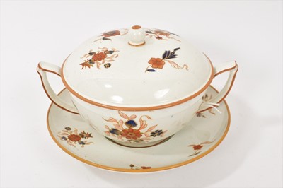 Lot 142 - Wedgwood pearlware ecuelle, cover and trembleuse stand
