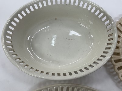 Lot 43 - Wedgwood and other ceramics