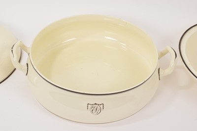 Lot 131 - Wedgwood Queensware vegetable dish, cover and liner