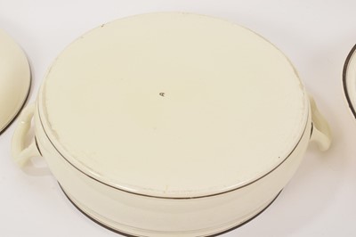 Lot 131 - Wedgwood Queensware vegetable dish, cover and liner