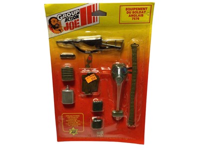 Lot 38 - CEJI Arbois Group Action Joe Equipment & Weapons including Scooter sous-marin avec moteur No.2687, Motier No.2975, allemand No.7586 & Anglais No.7576, all on punch cards with blister pack (4)