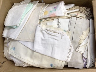 Lot 539 - Three boxes of linen