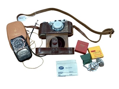 Lot 2350 - Leica camera and accessories