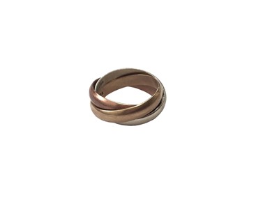 Lot 32 - 9ct three colour gold 'Russian' wedding ring