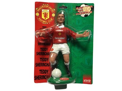 Lot 1897 - Vivid Imaginations (c1997) Soccer Super Heroes Manchester United players Ryan Giggs No.41112 & Teddy Sheringham No.41157, both on punched card with bubblepack (2)