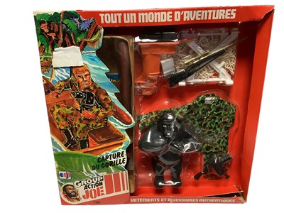 Lot 48 - CEJI Arbois French Version Hasbro Group Action Joe Capture du Gorille playset,in frame style box (damaged) with bubblepack No.7123 (1)