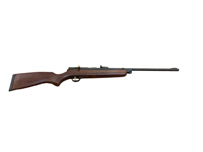 Lot 1016 - SMK .5.5mm calibre bolt action air rifle