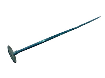 Lot 2600 - Bronze Age cloak pin