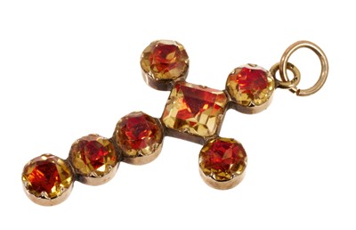 Lot 591 - George III gold cross pendant with seven foiled-back stones in a collet setting