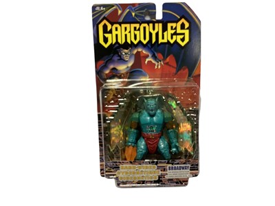 Lot 165 - Kenner Giochi Preziosi (c1995) Gargoyles Hard-wired Series action figures including Lexington No.65583, Goliath No.65581, Broadway No.65582, Xanatos No.65584 & Coldstone No.65586  (complete set), o...