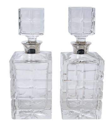 Lot 392 - Pair of good quality Mappin & Webb silver mounted cut glass cube decanters and stoppers