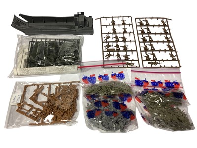 Lot 1836 - Selection of WWII small scale soldiers & two mini army carrying cases (qty)