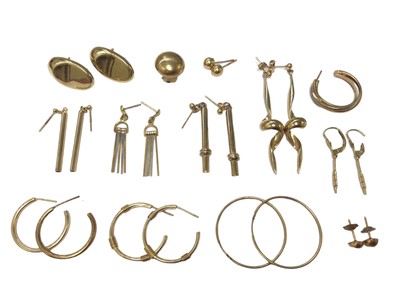 Lot 94 - Group of 9ct gold earrings (eleven pairs and two singles)