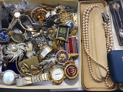 Lot 1068 - Group of costume jewellery, wristwatches, Masonic medals and bijouterie
