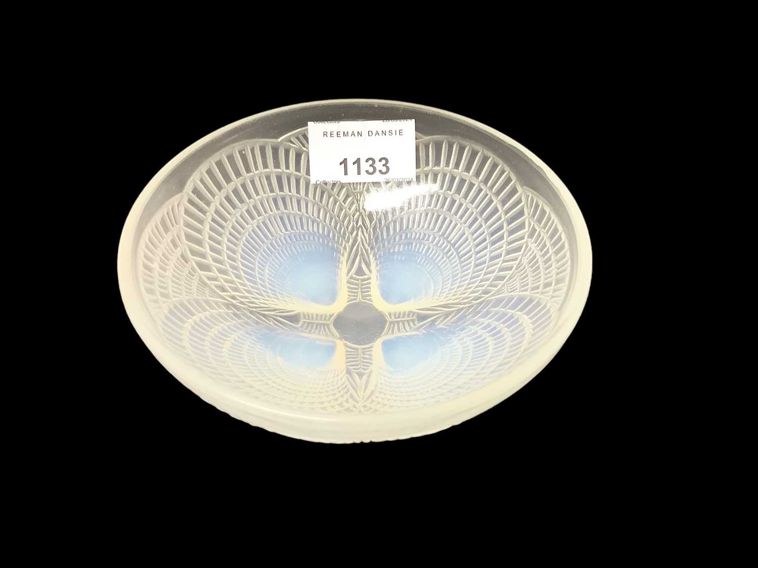 Lot 1133 - Lalique coquille glass bowl