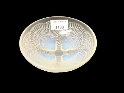 Lot 1133 - Lalique coquille glass bowl