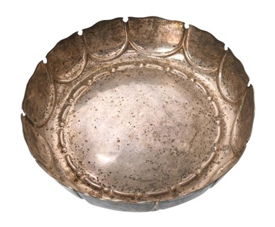 Lot 340 - Early George V silver strawberry dish