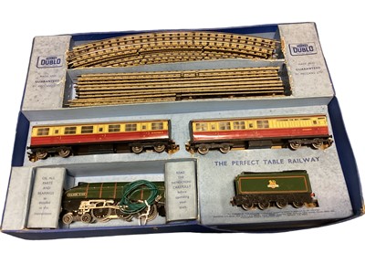 Lot 1863 - Dublo train set & accessories