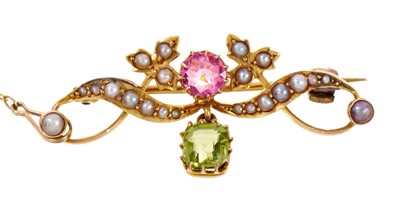 Lot 479 - Edwardian pink tourmaline, peridot and seed pearl brooch in box