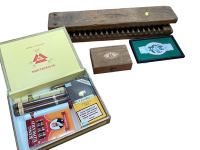 Lot 2479 - Collection of vintage cigars and accessories