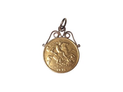 Lot 7 - George V gold half sovereign 1914, in 9ct gold pendant mount