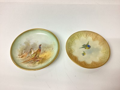 Lot 1242 - Group of Worcester porcelain to include a dish painted by Stinton (6 items)