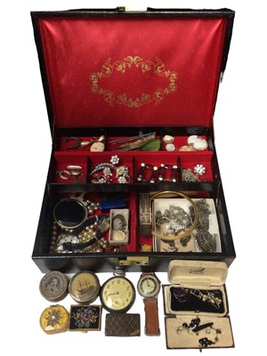 Lot 149 - Jewellery box containing antique and vintage costume jewellery and bijouterie
