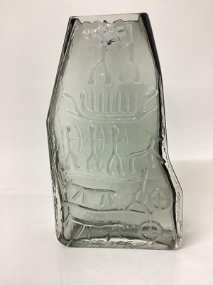 Lot 1145 - Flygsfors tinted glass vase with abstract decoration by Wiktor Brandt, 24cm high